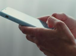 El Gobierno de México implementó un padrón nacional de telefonía que obliga a registrar todas las líneas celulares con la CURP del titular. CANVA