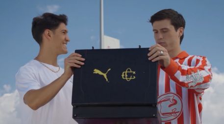 Chivas ha comenzado a revelar detalles de lo que será su esperado jersey conmemorativo por el 120 aniversario. X/ @Chivas.