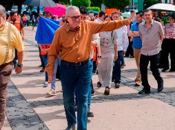 El gobernador del estado de Sinaloa, Rubén Rocha Moya, saluda mientras participa en un simulacro anual de terremoto en Culiacán, México, el 19 de septiembre de 2024. AP/ARCHIVO