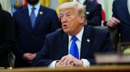 Trump sostuvo una llamada telefónica con Ali al Zaidi para felicitarlo por su designación como primer ministro de Irak. EFE/A. Schwartz