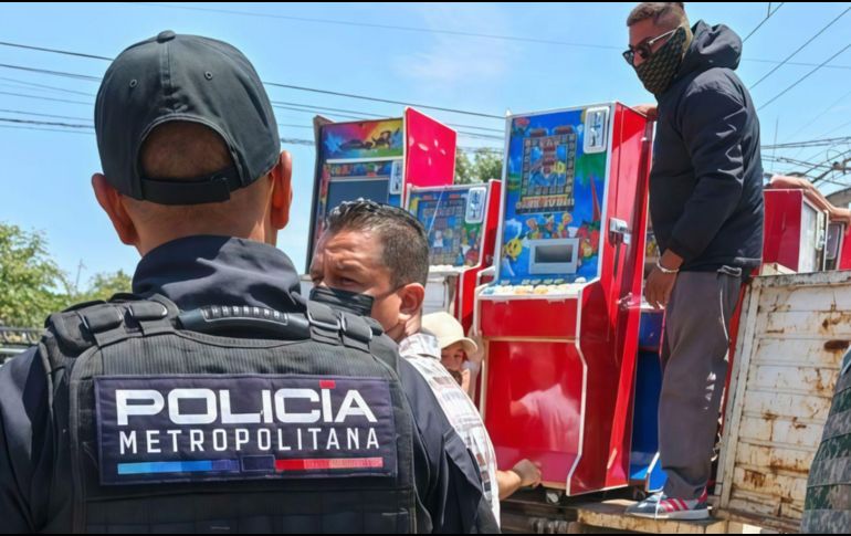 En solo 10 días, se decomisaron 158 tragamonedas en colonias de Guadalajara, Zapopan, Tlaquepaque y Tonalá. CORTESÍA/SECRETARÍA DE SEGURIDAD DEL ESTADO DE JALISCO
