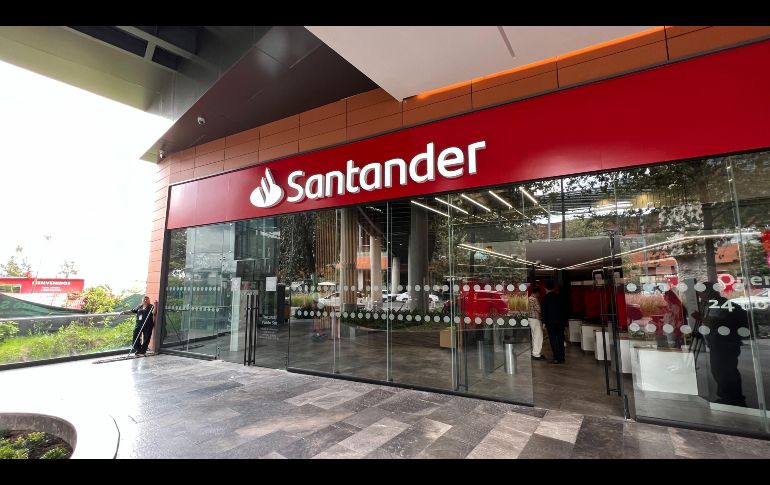 Santander confirmó que tanto su app como su página web tienen fallas que ya están siendo revisadas por expertos. EL INFORMADOR/ARCHIVO