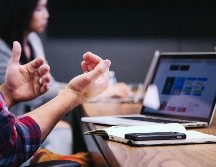 Te recordamos que si tu empleador te solicita laborar durante esta jornada, tienes el derecho de recibir un pago triple. Unsplash