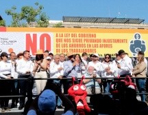 El desfile fue encabezado por el dirigente de este pilar sindical, Antonio Álvarez Esparza. ESPECIAL