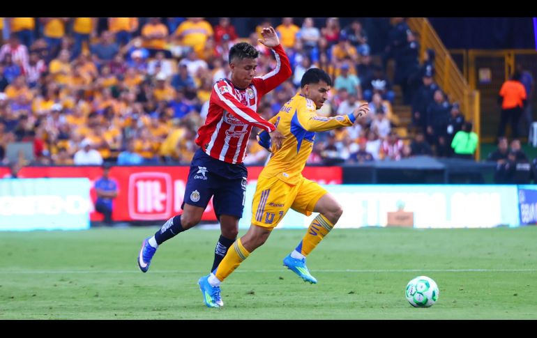 Este sábado, Chivas afronta una prueba de carácter al visitar a Tigres en el Estadio Universitario, en el duelo de Ida de los Cuartos de Final del Clausura 2026. IMAGO7
