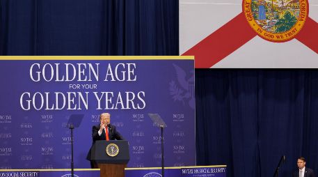 Donald Trump bromeó sobre Claudia Sheinbaum e imitó su voz durante un evento privado. EFE/C. Herrera-Ulashkevich