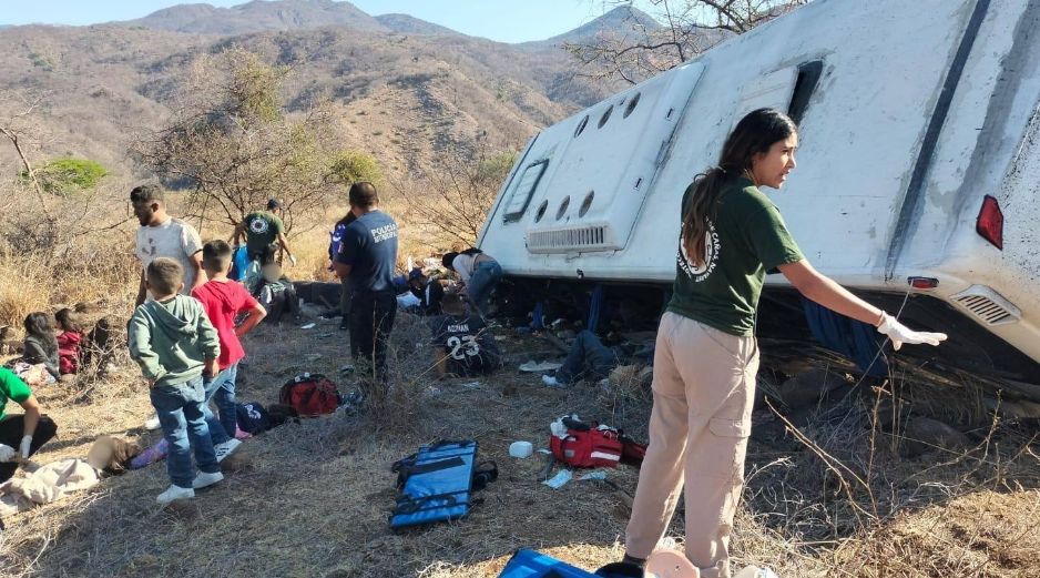 Gobiernos de Jalisco y Nayarit coordinan atención médica y apoyo a familias tras accidente. CORTESÍA/Gobierno de Nayarit