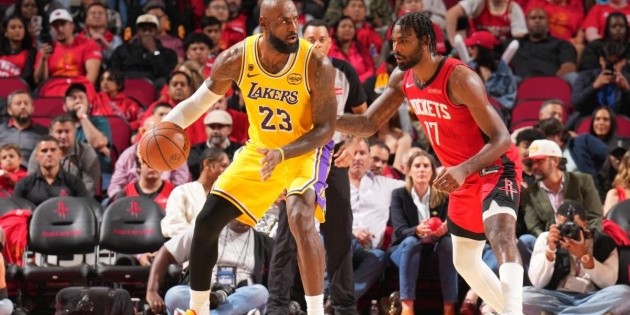 LeBron James lidera a los Lakers a la victoria 98-78 sobre los Rockets y avanza a segunda ronda