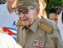 El general cubano Raúl Castro, reapareció en un evento público en una muestra de apoyo al Gobierno. EFE