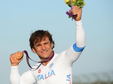 Alex Zanardi, tras ganar en los Juegos Paralímpicos de Londres 2012. EFE / ARCHIVO