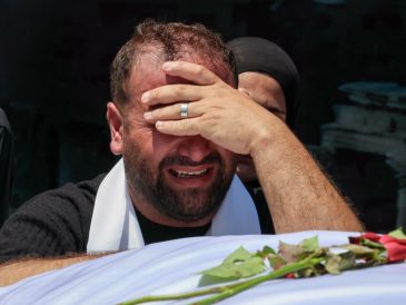 Las negociaciones entre ambos países siguen estancadas  y el presidente libanés, Joseph Aoun, insiste en consolidar primero un alto el fuego y detener los ataques israelíes. EFE/EPA/W. Hamseh