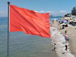 Esta es la única playa con bandera roja en Puerto Vallarta este sábado 2 de mayo. ESPECIAL / FACEBOOK Protección Civil y Bomberos Puerto Vallarta