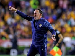El argentino se enfoca en la estrategia que permita a Chivas anotar los dos goles necesarios y mantener su portería en cero para avanzar a las semifinales. IMAGO7.