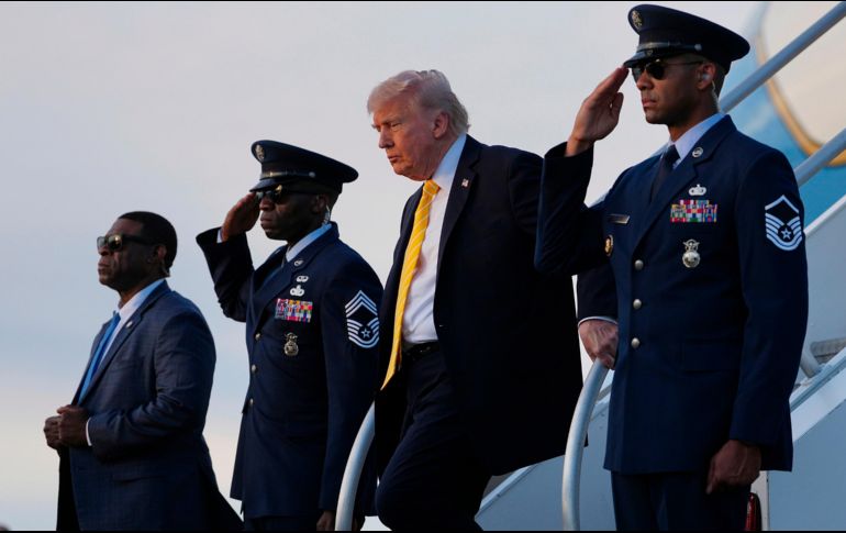 Trump empezó a avivar el interés por el tema en febrero, al ordenar a las agencias federales que divulgaran sus registros relacionados con la vida extraterrestre y los ovnis. AP/M. Rourke