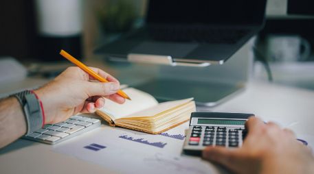 Tienen derecho a recibir PTU los trabajadores que hayan laborado al menos 60 días durante el año fiscal correspondiente. UNSPLASH