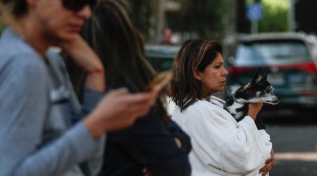 Pese a que los celulares no avisaron, la alerta sísmica anunció a las y los habitantes de la Ciudad de México sobre el desarrollo de un temblor. EFE / I. Esquivel