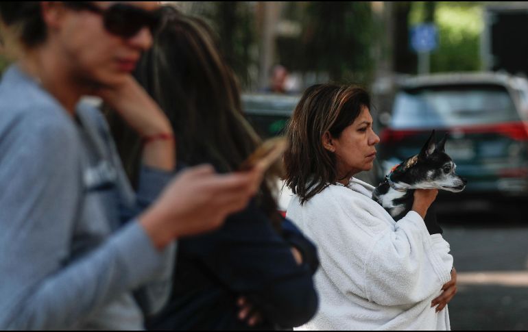 Pese a que los celulares no avisaron, la alerta sísmica anunció a las y los habitantes de la Ciudad de México sobre el desarrollo de un temblor. EFE / I. Esquivel
