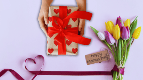 Descubre qué regalos lideran las listas de Profeco y Canaco para que tu inversión valga la pena, sorprendas a mamá en su día y evites el clásico error de regalarle algo para la casa. ESPECIAL / CANVA