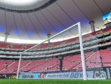 La portería de Chivas cuenta con una base de arqueros en desarrollo que buscan abrirse camino desde la cantera. IMAGO7