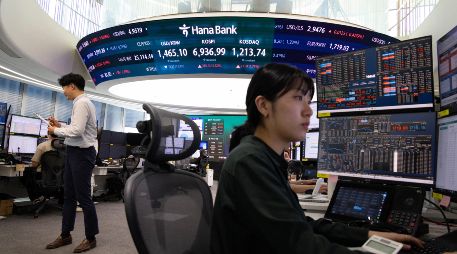 En medio de la vulnerabilidad del mercado, los analistas consideraron que existen condiciones para una mejora en los índices. EFE/J.Heon-Kyun