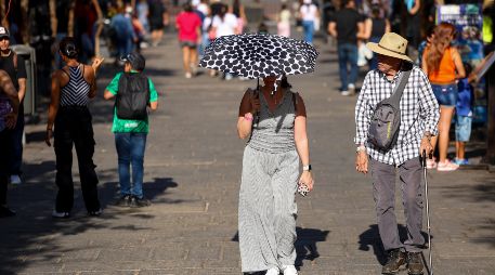 La Secretaría de Salud federal informa que Jalisco es la entidad con más afectaciones por el calor, con un total de 43 casos de golpes de calor, deshidratación o quemaduras.