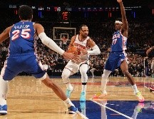 Jalen Brunson lideró con 35 puntos la histórica paliza de los New York Knicks sobre los Philadelphia 76ers. AFP/ J. D. GARRABRANT.