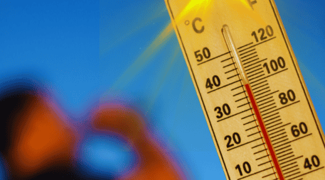 El temido golpe de calor, la insolación y la deshidratación rápida son los principales enemigos a vencer durante esta intensa jornada de altas temperaturas primaverales. ESPECIAL / CANVA