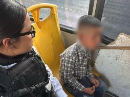 En entrevista con el niño, este solo respondió que su mamá estaba trabajando y quería aprovechar para visitar a unos amigos y jugar 