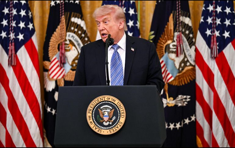 Trump propuso que barcos chinos se dirijan a Texas, Luisiana o Alaska para adquirir hidrocarburos. EFE/A. Gordon