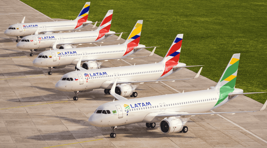 Esta situación global ha obligado a la industria aérea a reestructurar continuamente sus proyecciones financieras y a buscar eficiencias operativas para mitigar el impacto en sus flujos de caja. LATAM airlines ESPECIAL