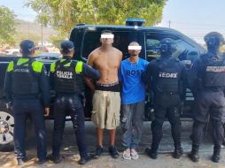 La intervención se realizó sobre el cruce de avenida del Abad Sur y avenida Paseo El Torreón, donde policías localizaron a dos hombres afuera de un domicilio cuyas características coincidían con las de las personas que habían sido identificadas previamente por las autoridades. CORTESÍA