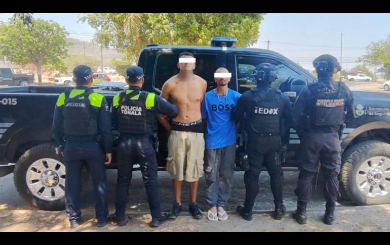 La intervención se realizó sobre el cruce de avenida del Abad Sur y avenida Paseo El Torreón, donde policías localizaron a dos hombres afuera de un domicilio cuyas características coincidían con las de las personas que habían sido identificadas previamente por las autoridades. CORTESÍA