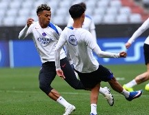 Jugadores del PSG en el entrenamiento para la semifinal contra el Bayern Múnich. EFE/A. Szilagyi