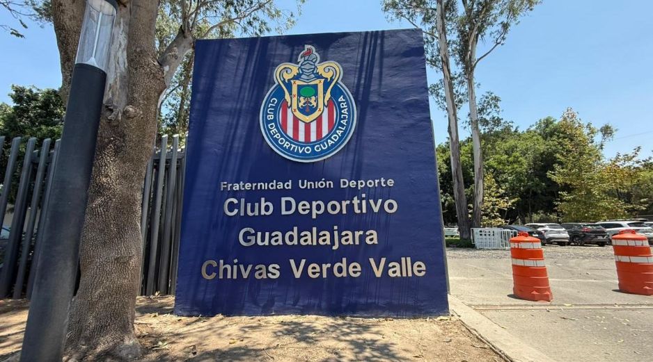 La tensión en el futbol mexicano aumentó a gran nivel cuando futbolistas de Chivas decidieron atender la instrucción de Amaury Vergara pese al mensaje publicado por la mañana en las redes sociales de la FMF. EL INFORMADOR / F. Ramírez