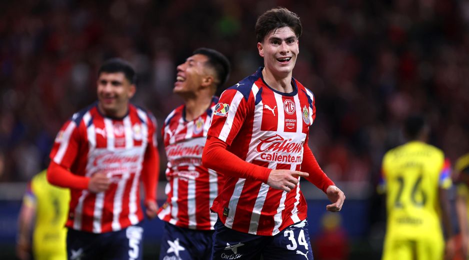 La declaración de Chivas se da después del anuncio emitido por la FMF, en el que se advirtió que cualquier jugador convocado que no acudiera a la concentración hoy miércoles quedaría fuera de la Copa del Mundo. IMAGO7