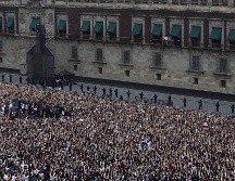 El grupo coreano BTS salió a uno de los balcones de Palacio Nacional acompañado de la Presidenta Claudia Sheinbaum. SUN/D. Sánchez