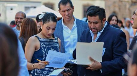 La evacuación de los trabajadores y visitantes se llevó a cabo conforme a los protocolos establecidos. CORTESÍA.