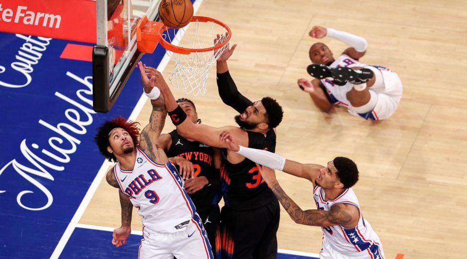 Nueva York resistió en un duelo con 25 cambios de liderato y dejó contra las cuerdas a Filadelfia antes de viajar para los próximos dos juegos. EFE/ S. YENESEL.