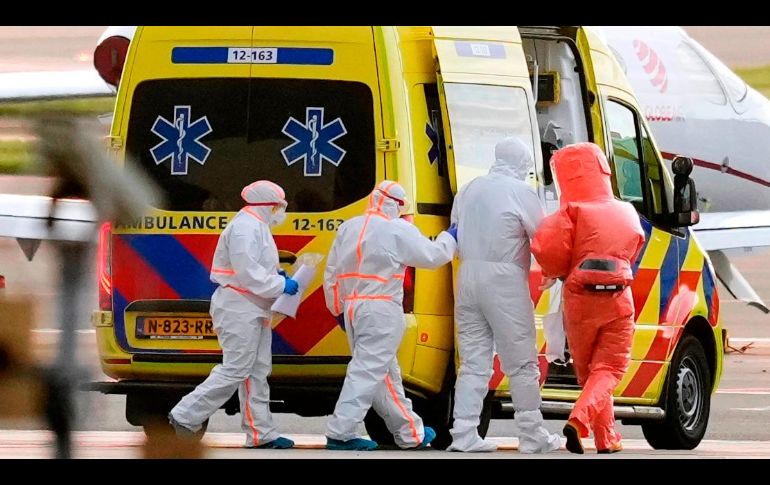 En el crucero que tiene casos de hantavirus viajan estadounidenses; sin embargo, hasta ahora ninguno de ellos ha presentado síntomas. AP/P. Dejong