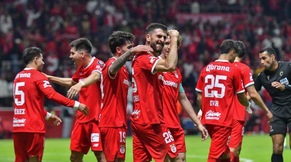 Los Diablos Rojos del Toluca aplastaron 4-0 al LAFC de la MLS, revirtiendo el marcador global para un contundente 5-2. IMAGO7.
