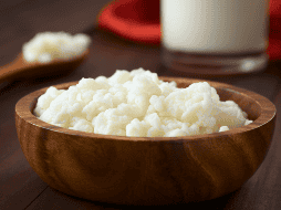Entre tradición, microbiota y cultura alimentaria, el kéfir sigue ganando espacio en la rutina diaria de miles de personas que buscan opciones naturales para cuidar su salud digestiva.CANVA