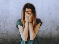 Postergar la atención psicológica es un mecanismo de evitación silencioso que agrava la ansiedad y deteriora tus relaciones personales. ESPECIAL / CANVA