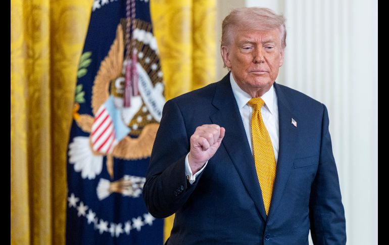 Donald Trump reaccionó a un nuevo intercambio de ataques entre Estados Unidos e Irán que tambaleó la frágil posibilidad de un acuerdo de paz. EFE/S. Thew
