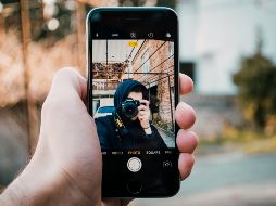La decisión de aplazar el lanzamiento del iPhone 18 no es un simple capricho, sino una maniobra estratégica calculada al milímetro para evitar un desastre logístico a escala mundial. Unsplash