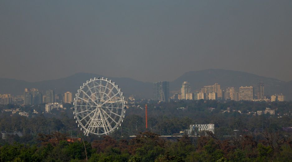 Esta mañana, la Ciudad de México mostró niveles altos de contaminación. EFE/S. Gutiérrez
