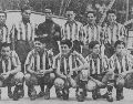 Imagen de archivo del primer equipo profesional de Chivas, en 1943. EL INFORMADOR / ARCHIVO