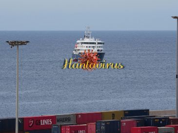 El crucero MV Hondius a la espera de embarcar este fin de semana. AP/ ARCHIVO