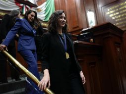La presidenta madrileña ha protagonizado numerosas polémicas durante su viaje por encabezar un homenaje a Hernán Cortés, defender la pureza del mestizaje y lanzar críticas contra Morena. ESPECIAL/X/@IdiazAyuso