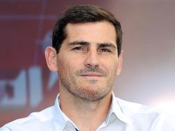 Tras estos incidentes, el exportero del Real Madrid, Iker Casillas, aseguró que este tipo de momentos también ayudan a valorar los periodos positivos y recordó que el club siempre estará bajo los reflectores por su historia y exigencia. SUN / ARCHIVO