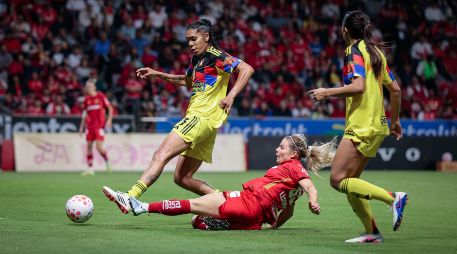 América Femenil dejó claro por qué terminó como líder del torneo con 42 puntos, al desplegar un futbol rápido, dinámico y sólido durante los 90 minutos del primer partido. IMAGO7